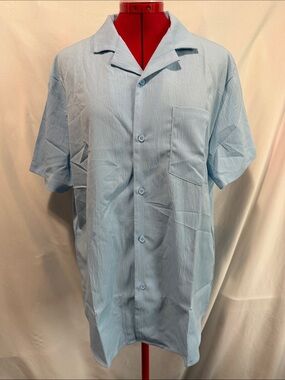 Casual Light Blue Short-Sleeve Button-Down Shirt